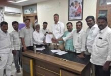 జనగామ కలెక్టర్ తీరుపై ఎమ్మెల్యేకు ఫిర్యాదు
