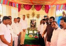 మృతుని కుటుంబానికి ఎమ్మెల్యే పల్లా పరామర్శ