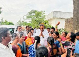 మూడు నెలల్లో విఓ, అంగన్వాడీ భవనాల పనులు పూర్తి చేయాలి