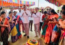 ఎమ్మెల్యే క్యాంపు కార్యాలయంలో ఘనంగా బతుకమ్మ సంబరాలు..!
